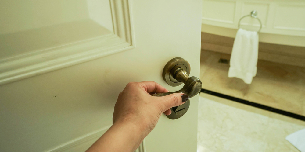 5 Security Considerations For Bathroom Door Locks - How To Remove Bathroom Door Lock