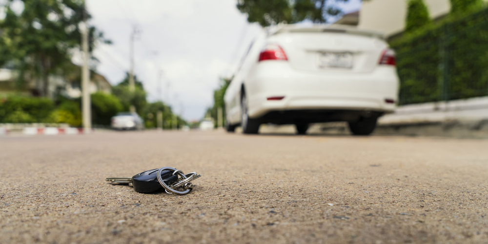 autosleutels links op straat