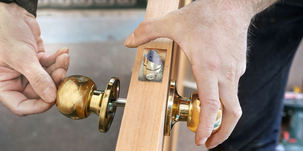 How To Repair a Doorknob