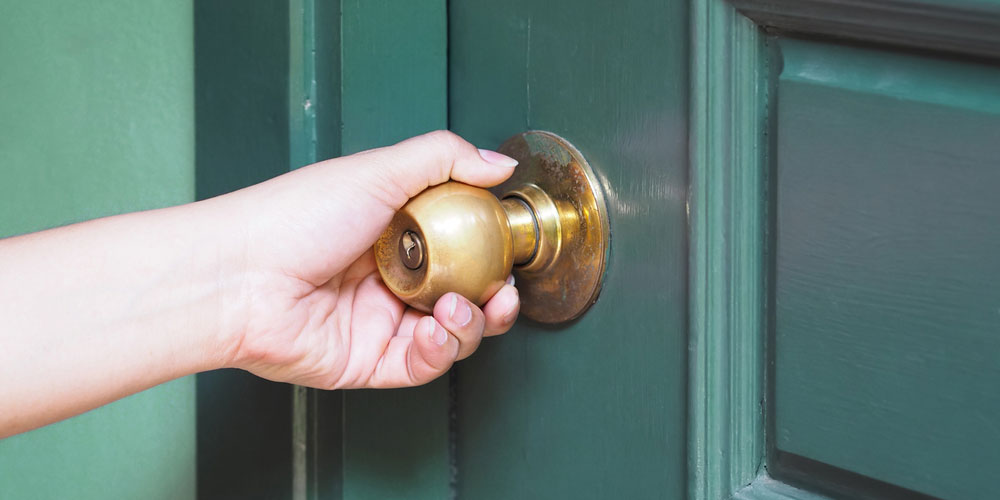 How To Repair a Doorknob