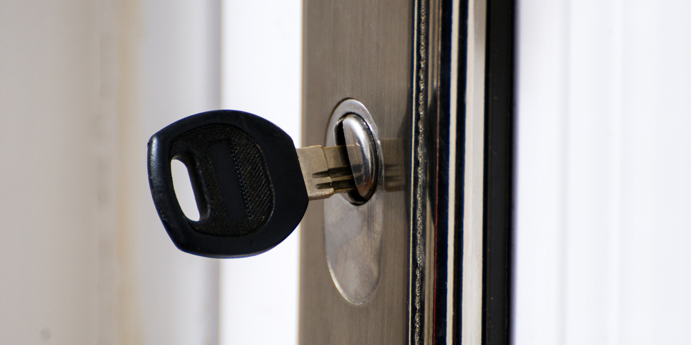 Key Keep Turning In Your Door Lock, How To Put A Key Lock On Sliding Glass Door
