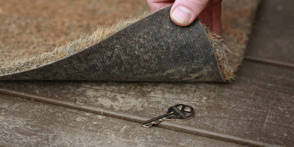 6 Places You Should Never Hide Your House Keys